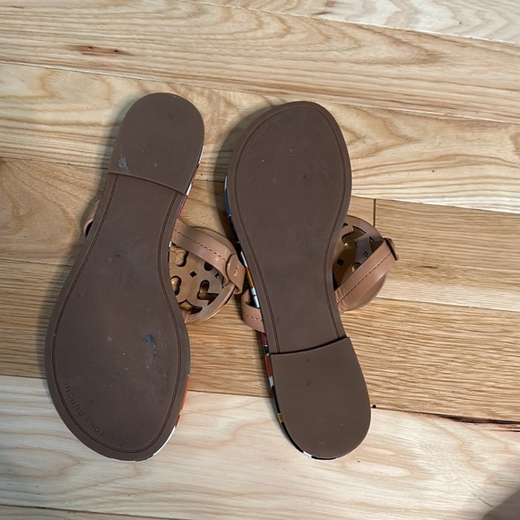 Gorgeous Tory Burch flat sandals - Picture 2 of 3
